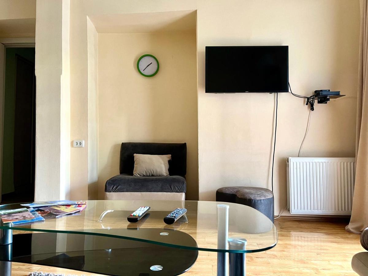 Apartment In Old Tbilisi Orbeliani Square Buitenkant foto