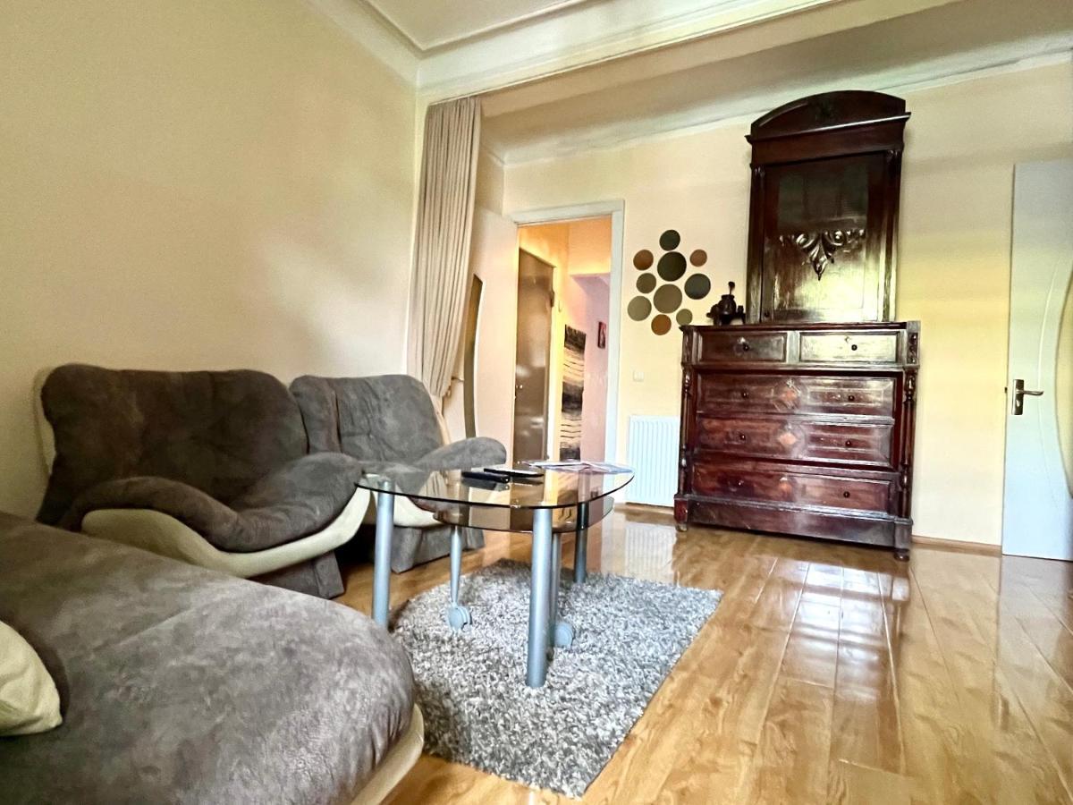 Apartment In Old Tbilisi Orbeliani Square Buitenkant foto