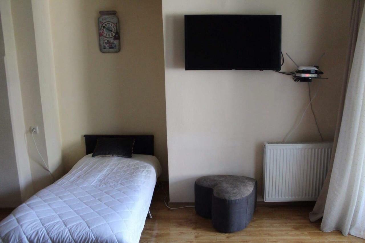 Apartment In Old Tbilisi Orbeliani Square Buitenkant foto