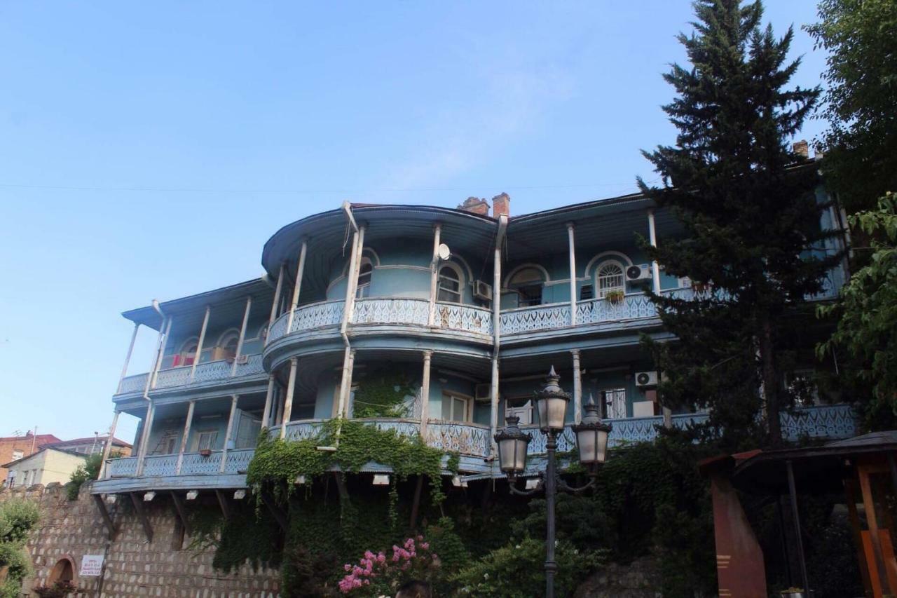 Apartment In Old Tbilisi Orbeliani Square Buitenkant foto